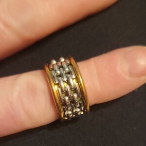 Elegant Two-Tone Chain Link Ring